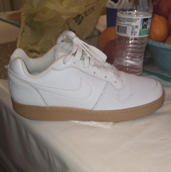 Shoes - Picture 4 of 9